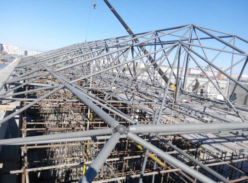 平湖商贸城屋顶网架工程