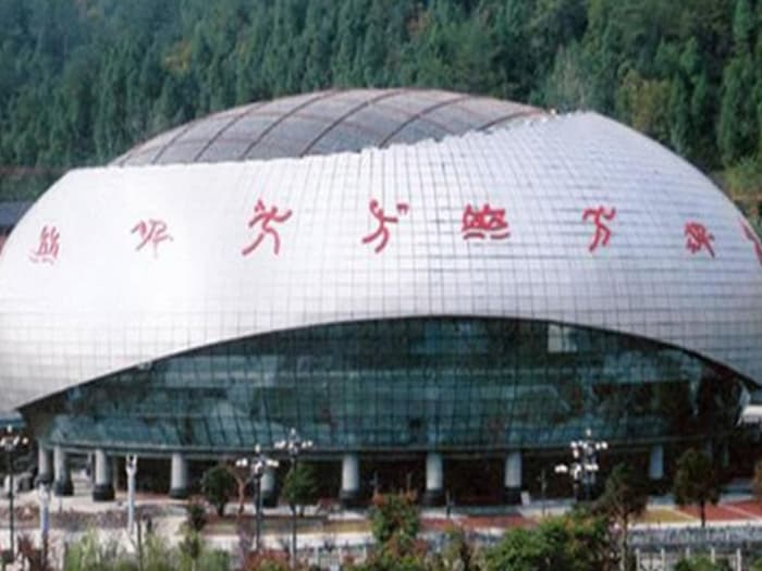 平湖体育中心球形网架加工安装
